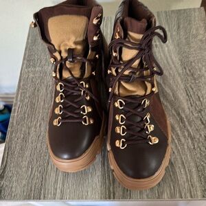 Brand new women’s size 10 forever boots beautiful brown perfect Christmas gift